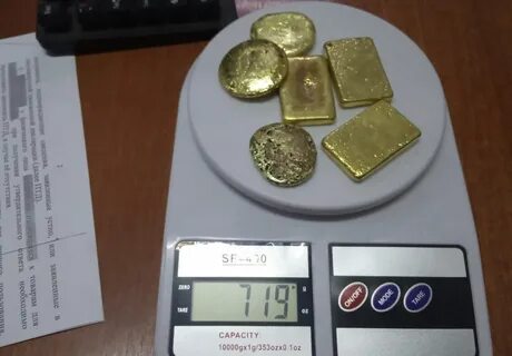 Таможенники золото