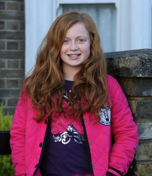 Tiffany Butcher. Maisie Smith. Кариэлла Смит. Мэйси Смит фото. Тиффани вики