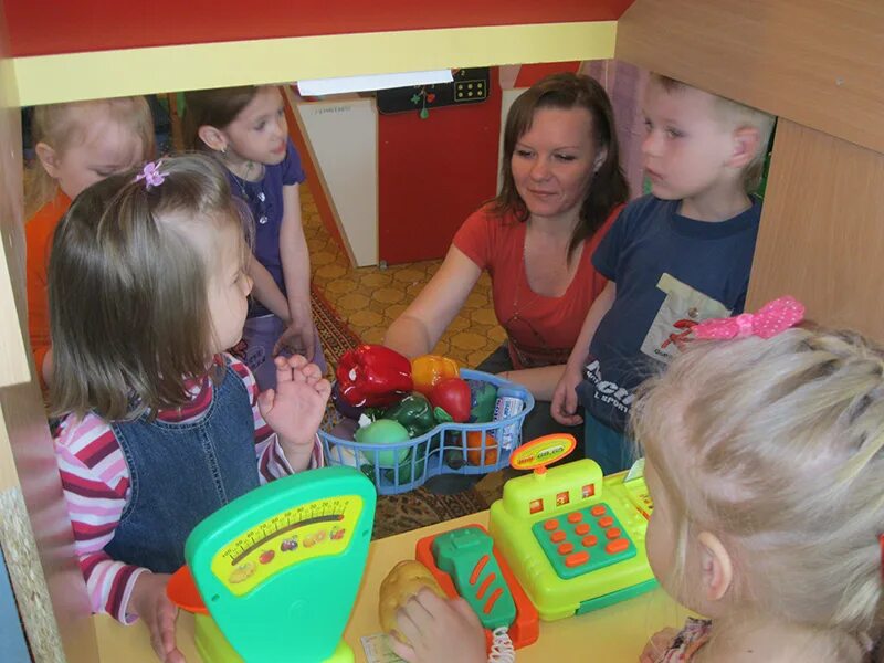 Фото младшие воспитатели на аватарку. Младший воспитатель рыбинск. Детский сад 2 гагино. Младший воспитатель в детский сад. Шапочка для младшего воспитателя.