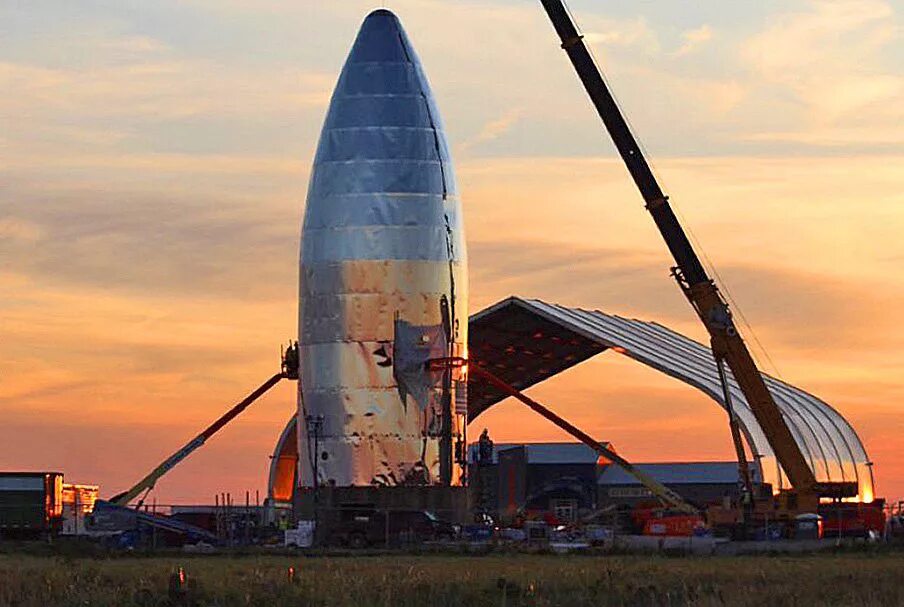 Ракета маска сегодня. Ракета Элона маска. Ракета SPACEX. Сверхтяжелая ракета SPACEX Starship. Частный космодром SPACEX Starship.