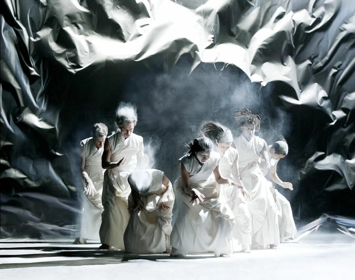 Украшения арабских женщин. Красивые восточные глаза. Танцы глаза. Сюрреализм в балете. Красивые восточные глаза.