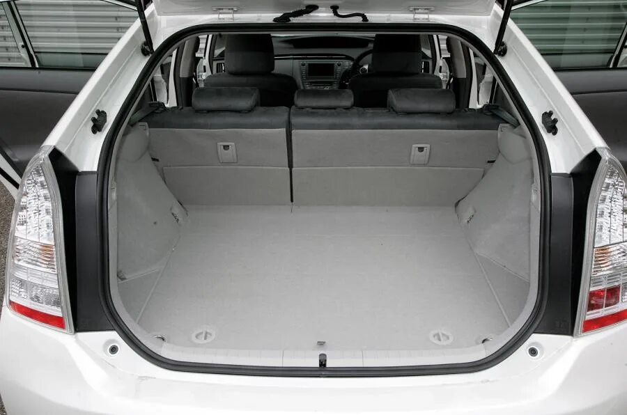 Toyota prius багажник. Toyota prius 1. Тойота приус гибрид багажник. Багажник тойота приус 20. Багажник приус.