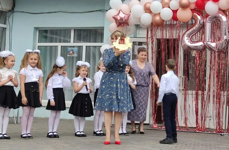 7 школа город лабинск. Школа номер четыре город усть лабинск. Краснодарский край лабинск пионерская 32/1. Школа 1 усть-лабинск. Город лабинск школа.