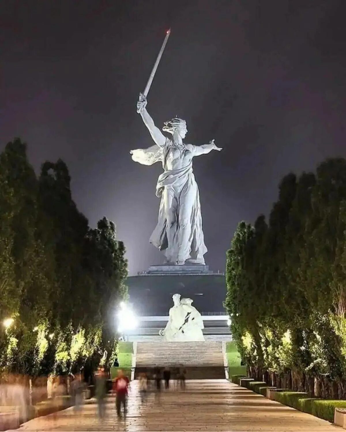 В каком районе волгограда находится мамаев. Мамаев курган волгоград. мамаев курган сталинград волгоград. памятник мамаев курган в волгограде. мамай курган волгоград.