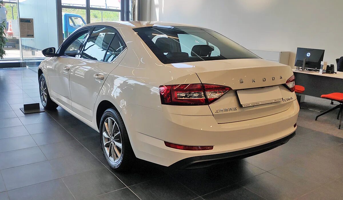 Китайская octavia. Octavia a8 pro.