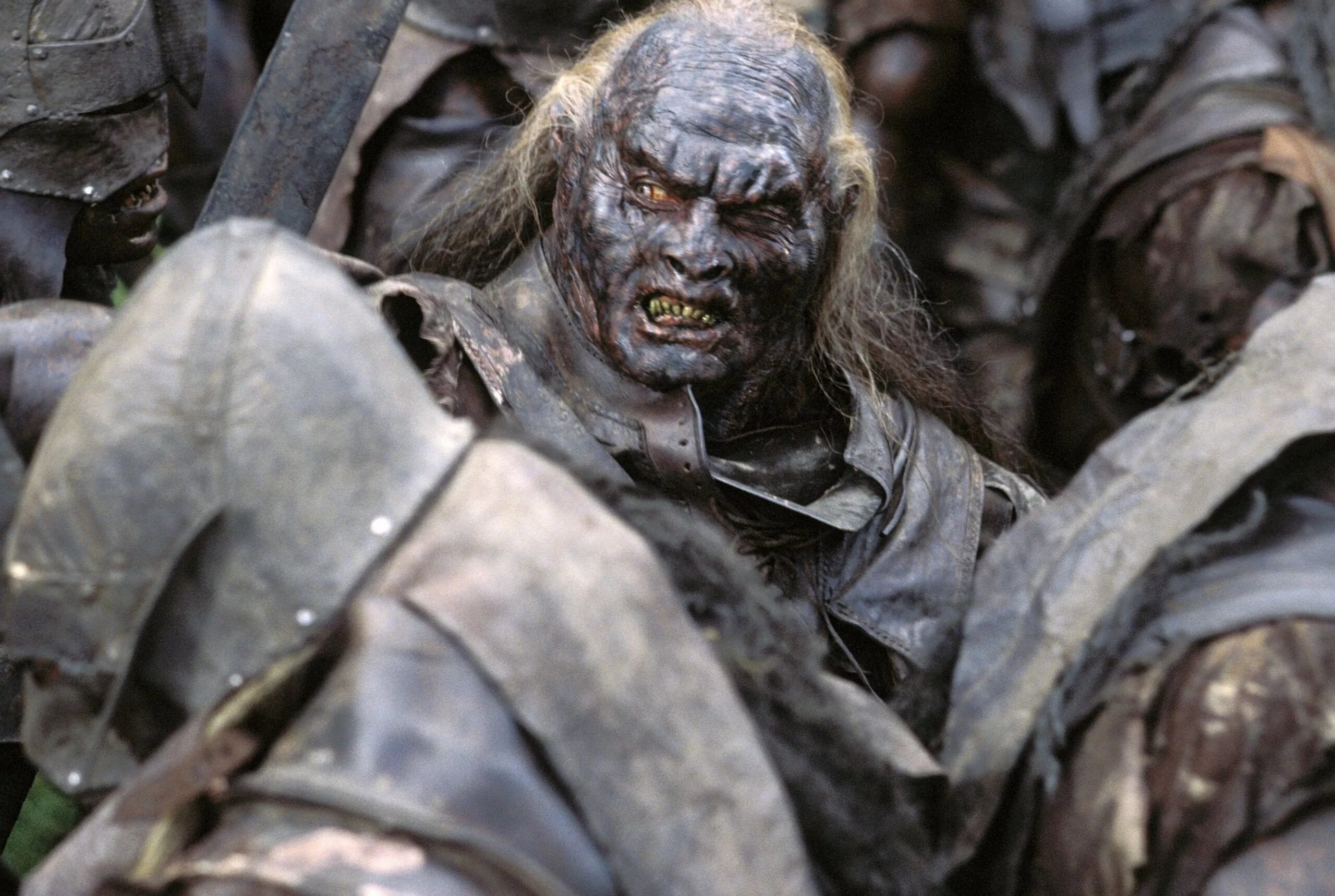 Властелин колец башня сарумана. Властелин колец 3 осада минас тирита. Christopher lee саруман saruman. Крепость изенгард. Властелин колец крепость рохана.