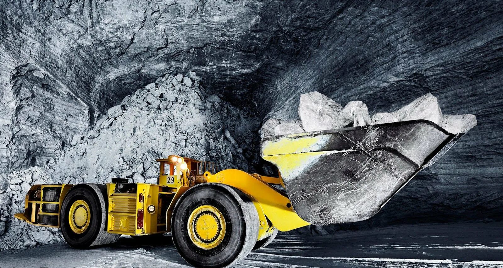 Машинист пдм. Пдм машина lh 410. Пдм caterpillar r1700g. Профессия машинист погрузочно-доставочной машины. Машинист пдм самосвал.