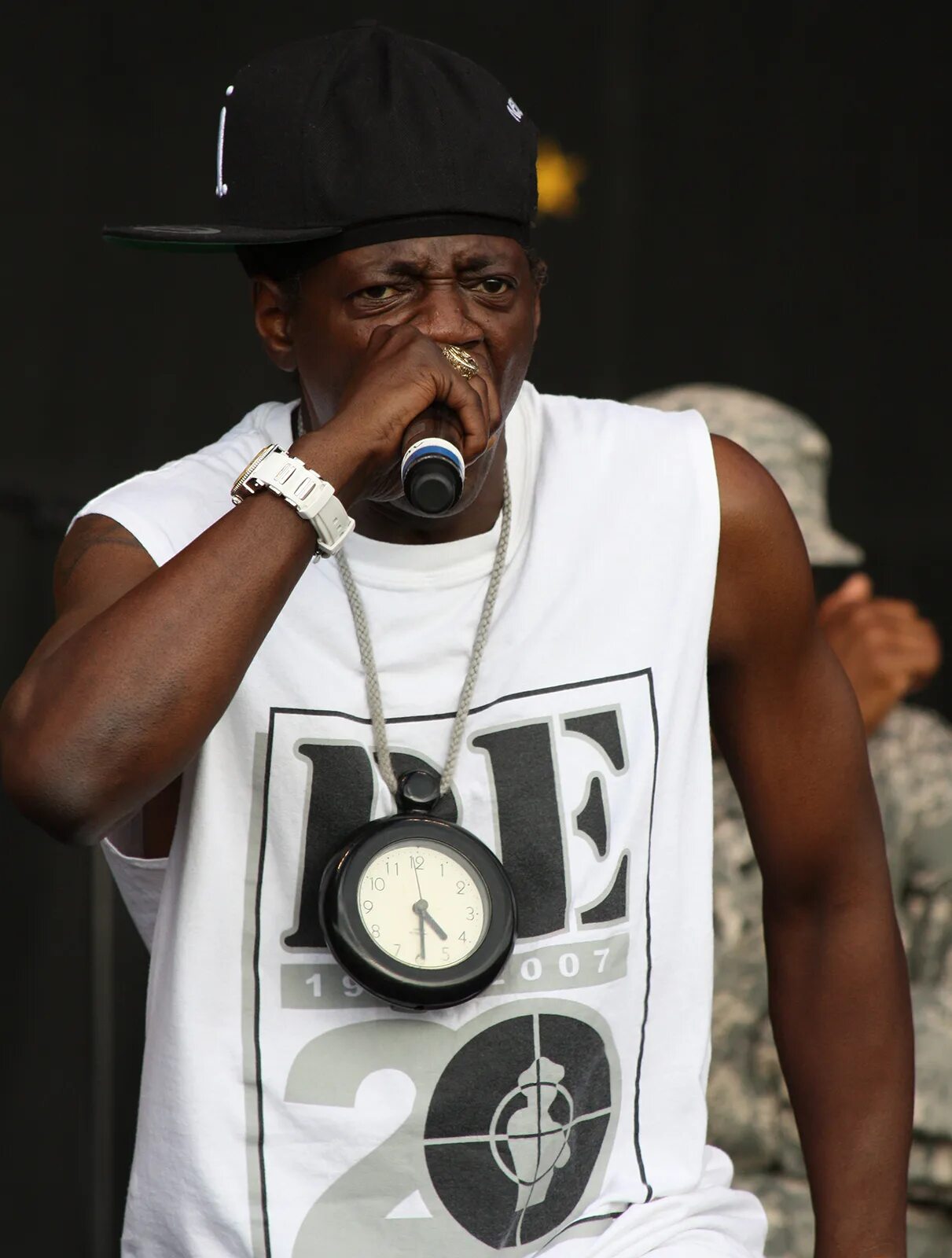 Флэв. Флейвор Флав. Флейвор Флав шоу. Флейвор Флав и Нью-Йорк. Public Enemy flavor Flav.