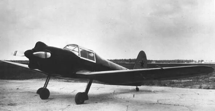 Самолет 13 купить. Самолёты Яковлева АИР-13. Самолет Яковлев Yak-12. Яковлев 12 самолет. Легкомоторный самолет як12.