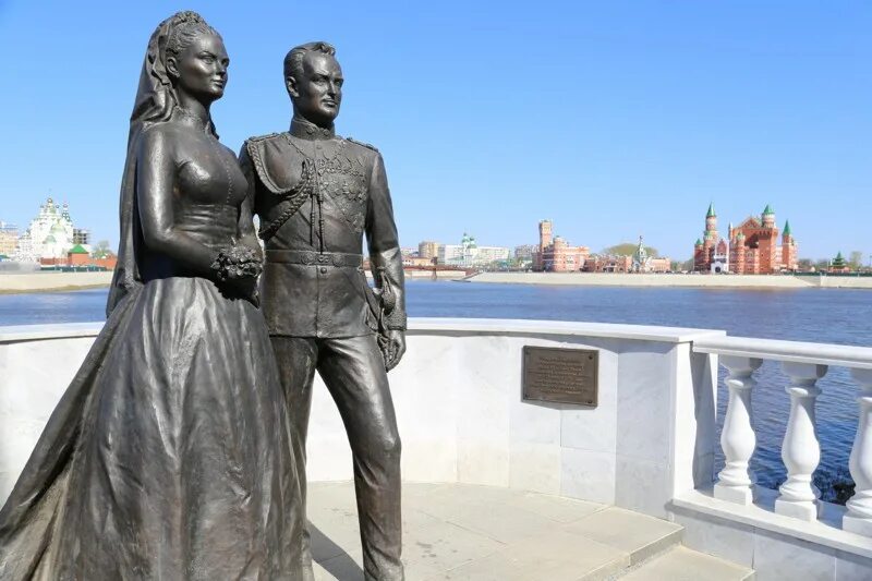 Монако йошкар ола. Йошкар-ола памятник грейс келли. Монако йошкар. Йошкар ола памятник князю монако ренье. Монако косметология йошкар-ола.