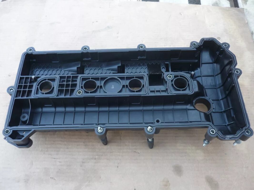 Клапанная крышка мазда 6. Lf1410230. 8 gh. 8. 8.