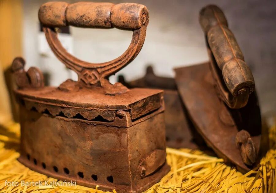 деревянная посуда на руси. народные промыслы. древняя русь ремесленники гончарное дело. гончарное мастерство в древней руси. гончар керамист художник.