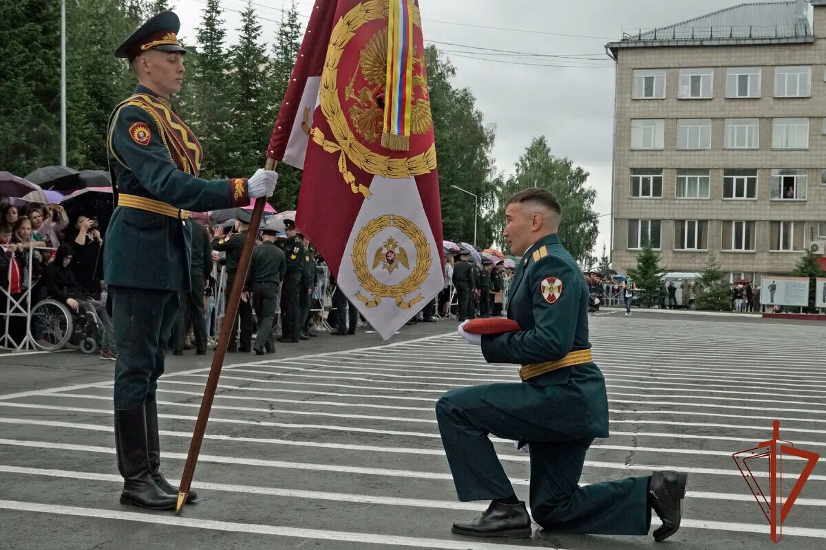 Военный институт войск национальной гвардии Новосибирск. Новосибирский институт войск национальной гвардии выпуск. Новосибирский военный институт ордена Жукова НВИ. Саратовский военный институт национальной гвардии выпуск 2022. Новосибирский ордена жукова военный институт