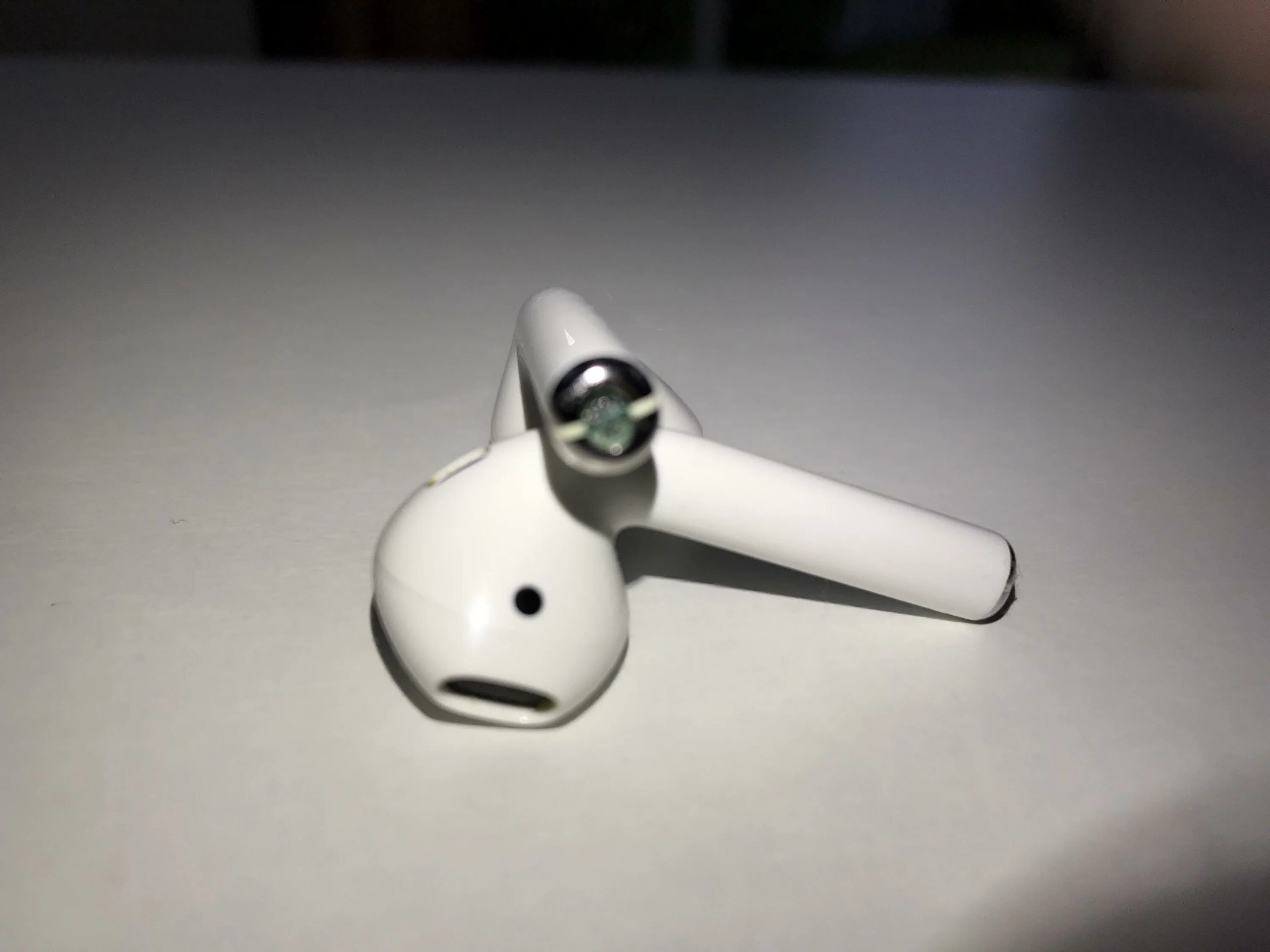 Микрофон аирподс 2. AIRPODS Pro 2 микрофон. Сеточка микрофона AIRPODS 2. AIRPODS 3 сетка.