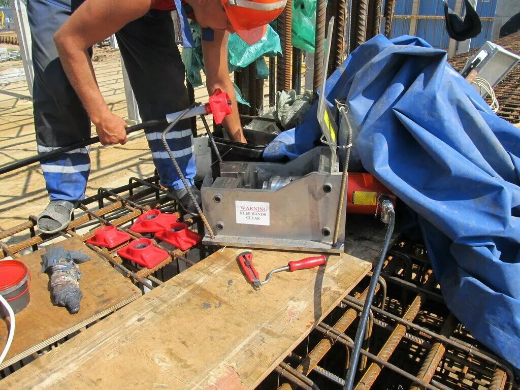 Оператор станка cnc. Следящие тест системы преднапряжение логотип. Sts hydro. Следящие тест системы. Следящие тест системы.