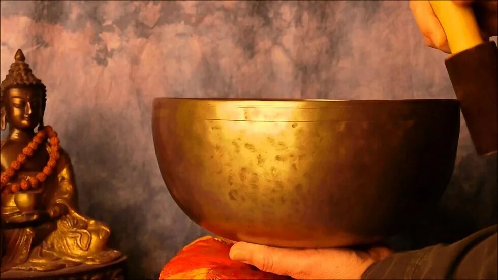 Музыкальная медная чаша. Мантра чаши. Поющая чаша. Чаша музыкальная для медитации. Старинные тибетские чаши.