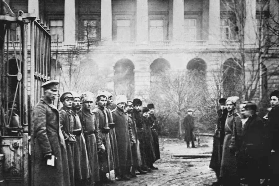 Роль интеллигенции в революции. Революция 1917 года в России фото. Масоны и революция 1917.
