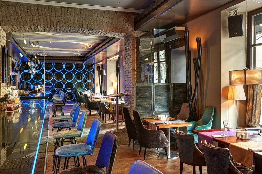 Название ресторанов в санкт петербурге. Паб ресторана метрополь. Баррель бар санкт-петербург. Ресторан лосось спб. Баррель ресторан.