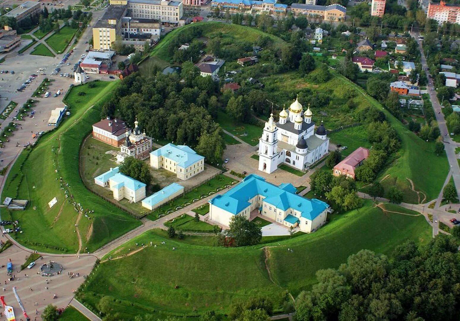 Места в дмитрове. Дмитровский кремль (музей-заповедник). дмитровский кремль в дмитрове. дмитров кремль.