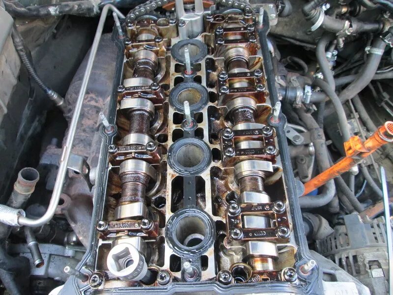 Снятие ГБЦ с двигателя 2,5 TDI часть 4 - Audi 100 Avant (C4), 2,5 л, 1992 года с