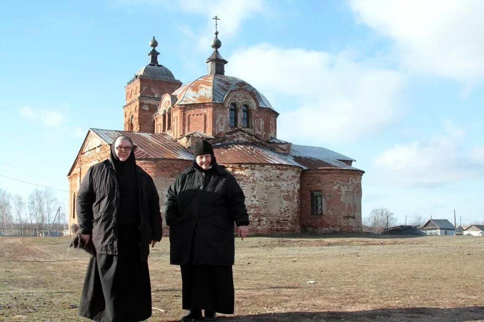 Погода духовницкое саратовская область на 10 дней. Храм Липовка Духовницкий район. Церковь Липовка Духовницкий район. Липовка Церковь Пресвятой Богородицы. Липовка храм Покрова Пресвятой.