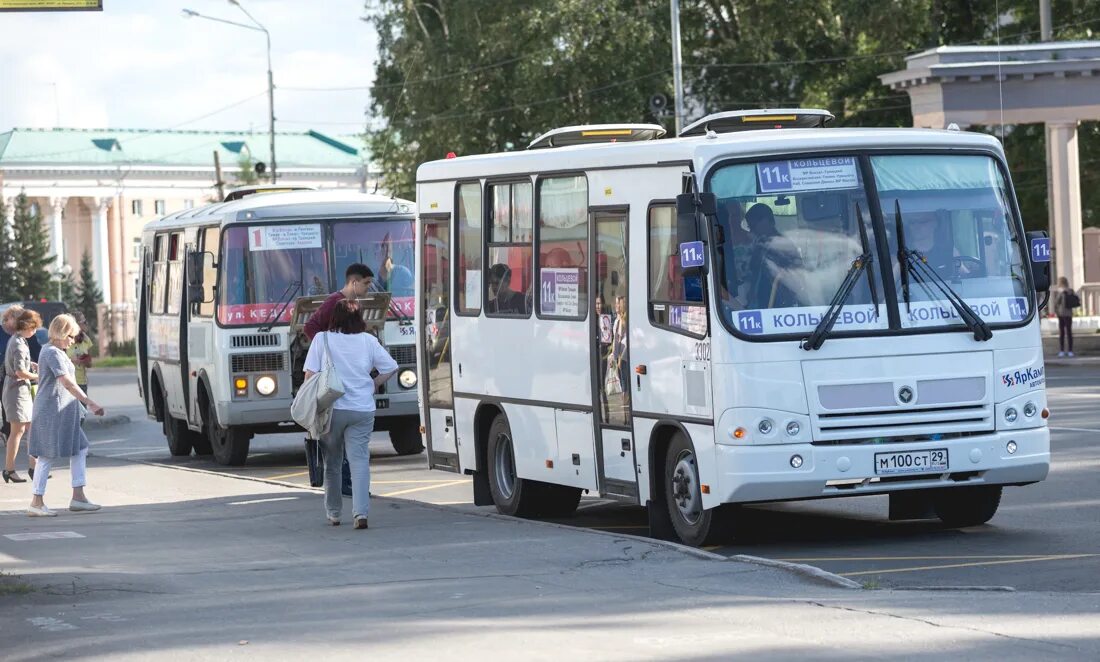 Транспорт архангельск автобус. Автобусы Архангельск. Архангельский автобус. Общественный транспорт Архангельска. Автобусы общественного транспорта Архангельск.