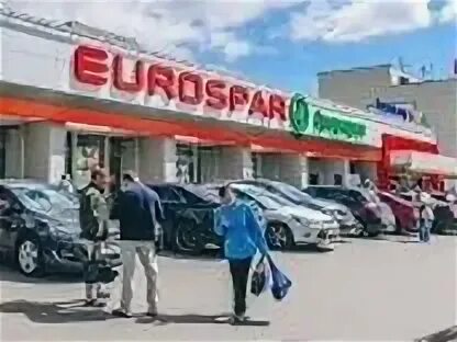 Жуковка фото. Спар продавец. Охрана магазина. Спар работа. Спар миддл волга.