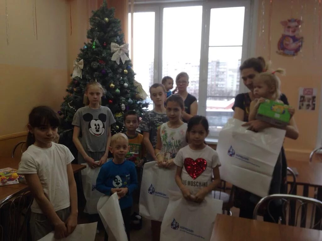 Детская поликлиника 118 южное бутово. Кораблик доброты акция. Ленинский проспект 117 москва больница. Волонтёры морозовская б. Бартеневская улица поликлиника детская.