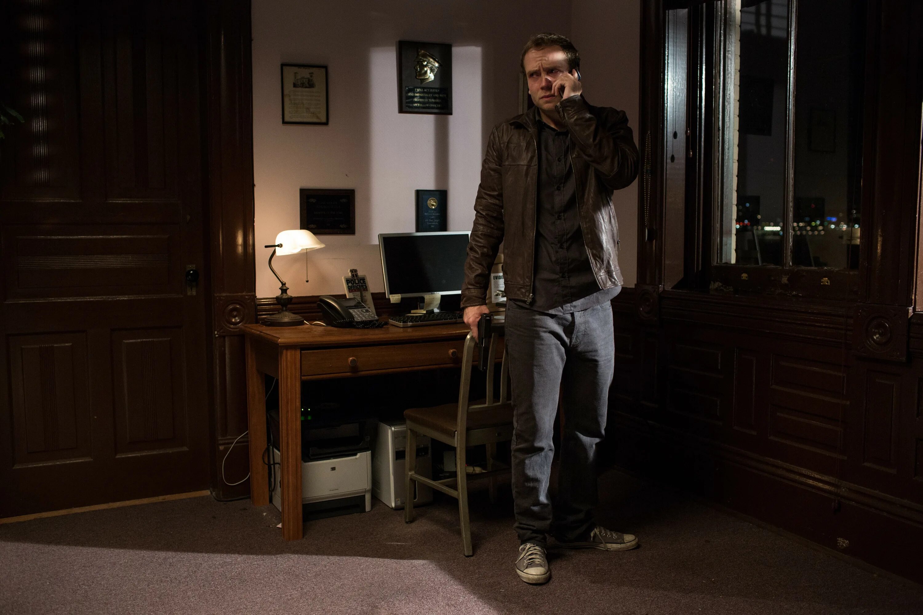 13 грехов корейский фильм. 13 грехов (13 sins, 2013). 13 грехов 2014. Фильм 13 грехов брат. Фильм 13 грехов брат.