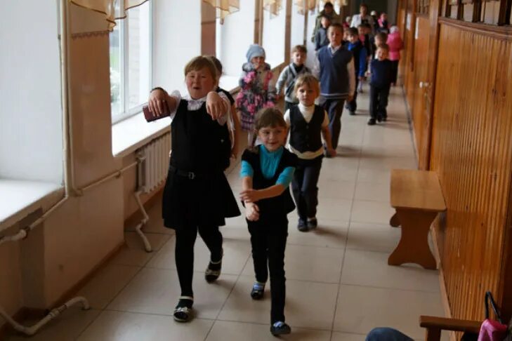 Осенние каникулы школьников спб. Осенние каникулы у детей в школе. Каникулы у детей в школе осенью. 1 Каникулы в школе. Каникулы в школе России.