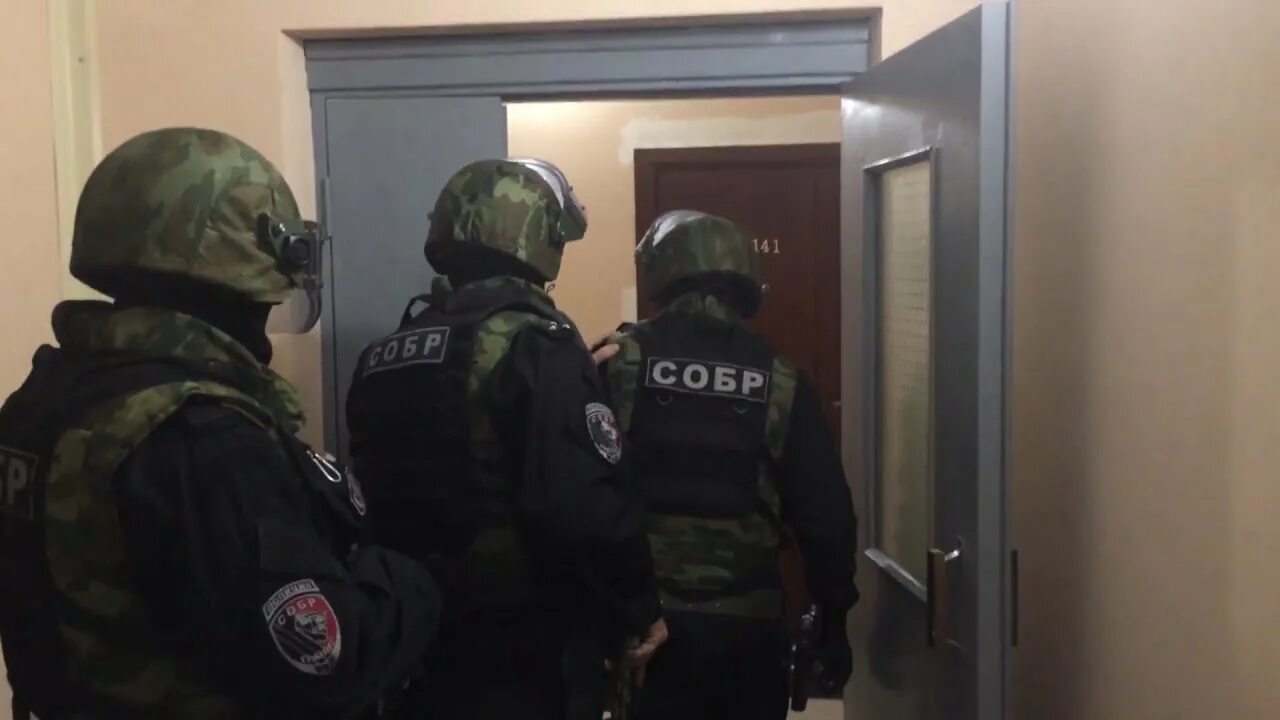 Омон зашел. Новости омоновцы зашли в престиж ужур. Омон зашел. Форма омона. Омон зашел.