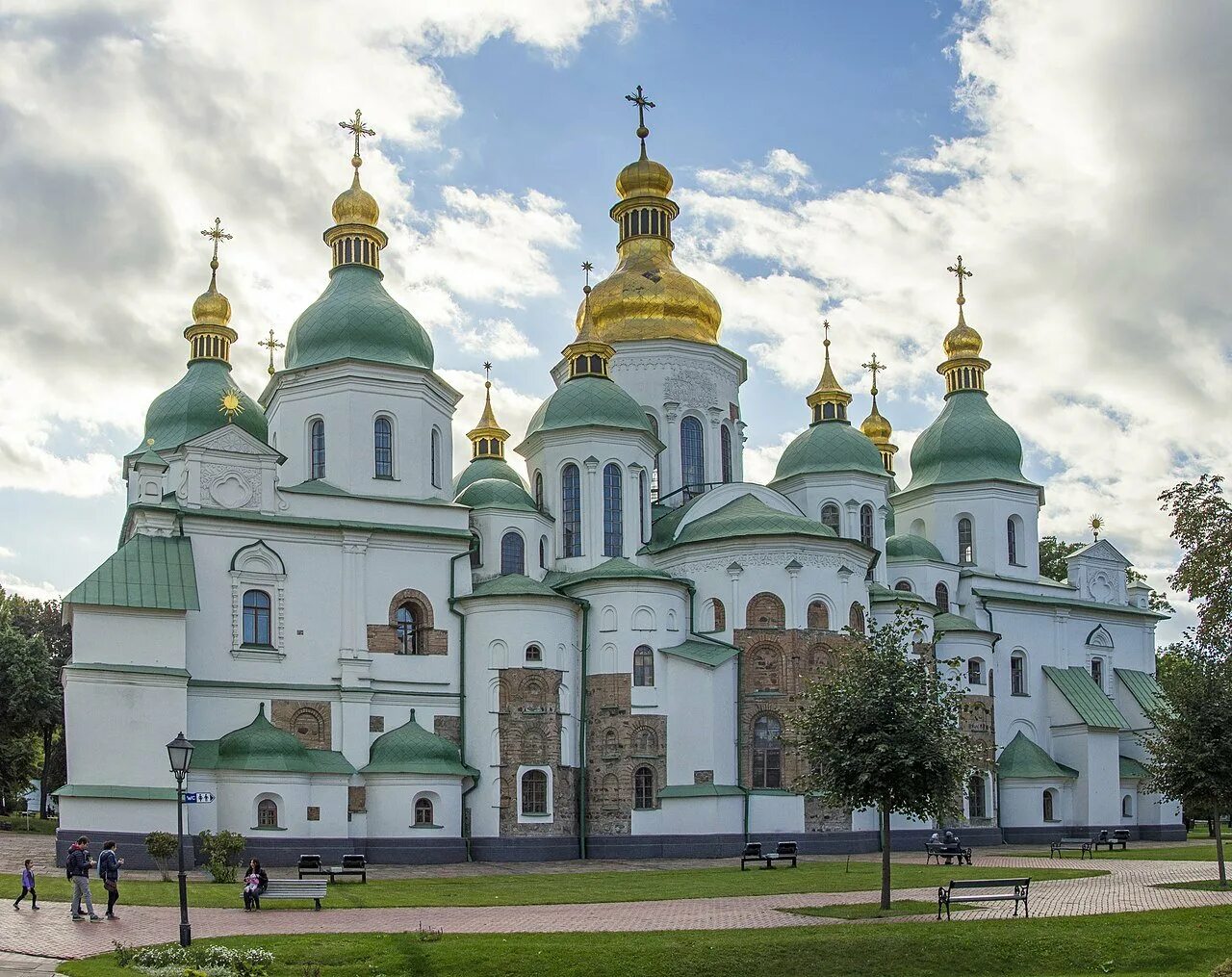 Собор св Софии в Киеве. Софийский собор в Киеве 1037 г. Собор Святой Софии в Киеве 11 век. Киево-Печерская Лавра Софийский собор