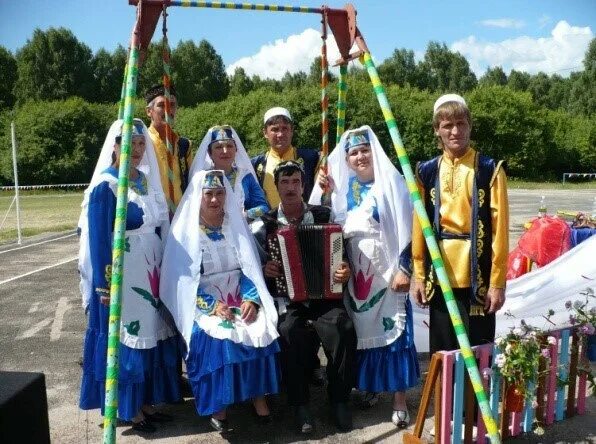 Культура тюменской области это. Село Аслана Ялуторовский район. Сингуль татарский Ялуторовский. Сингуль татарский Тюменская школа. Творческие коллективы Ялуторовский район.