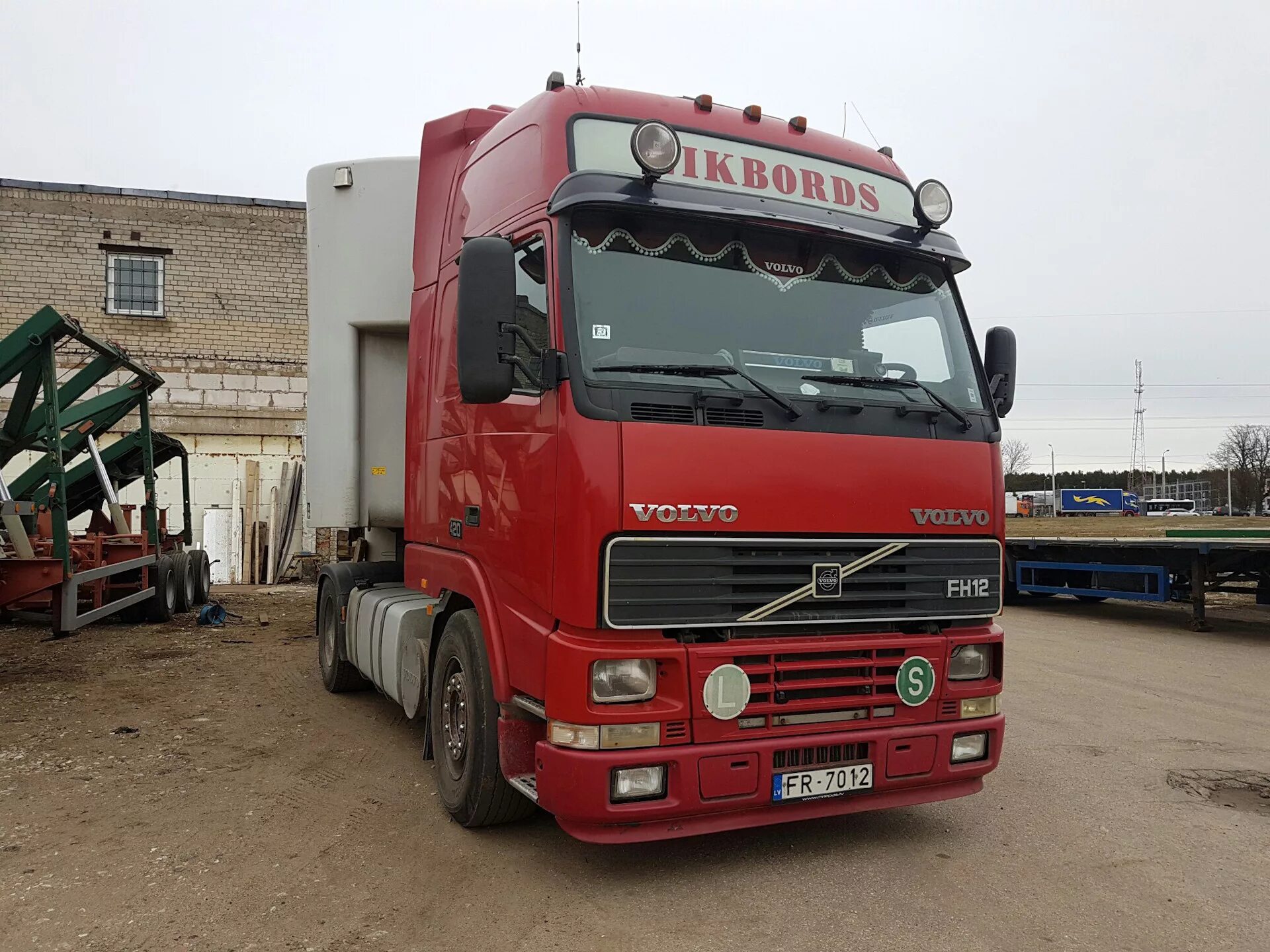 Россия вольво фш 12. Volvo fh12 420. Volvo ФН 12. Вольво fh12 420. Volvo fh12 2000.