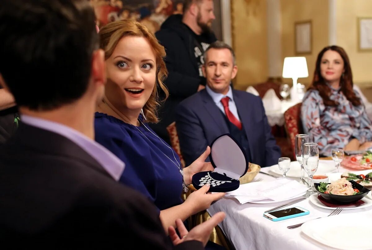 Дама треф 3. Дама треф 3. Крестовая дама. Карта дама крести. Карта дама крести.