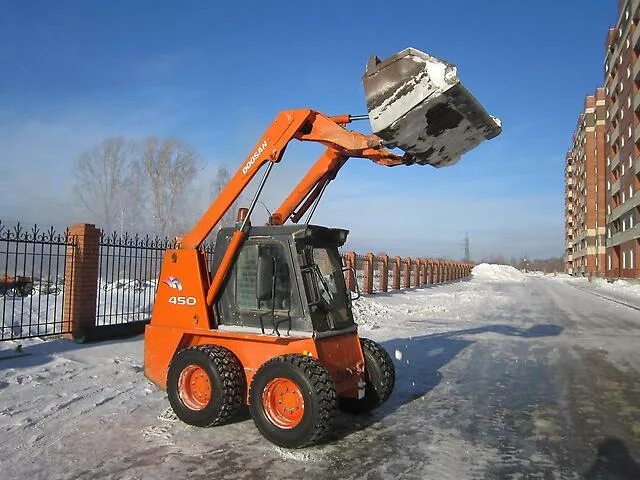 Погрузчик Doosan 450 Plus. Мини погрузчик Доосан. Мини-погрузчик Doosan 440 Plus. Doosan техника мини погрузчик 450.