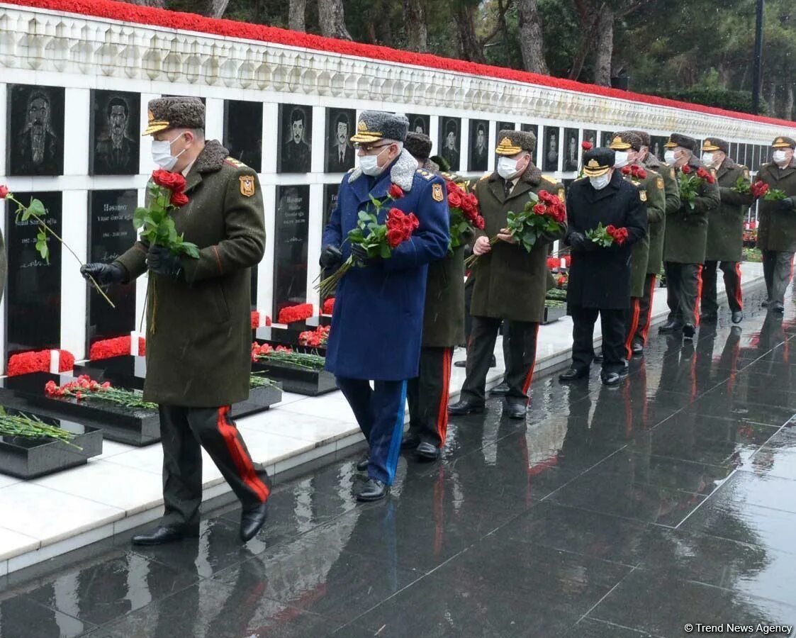 Новости часа в азербайджане на фейсбук. 20 Yanvar. Кладбище, посвящено жертвам 20 января в Баку.