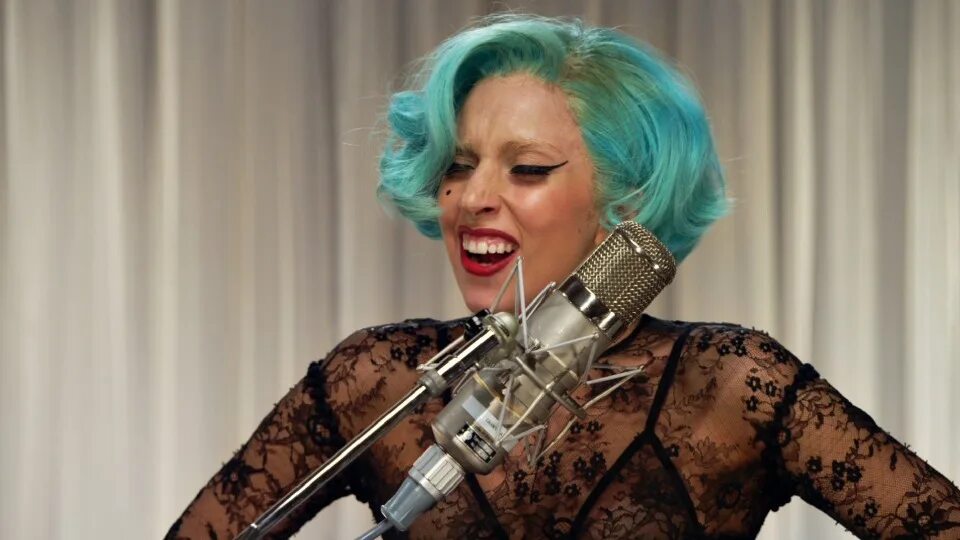 Леди Гага. Леди Гага 2011. The Lady is a Tramp. Играй леди гагу