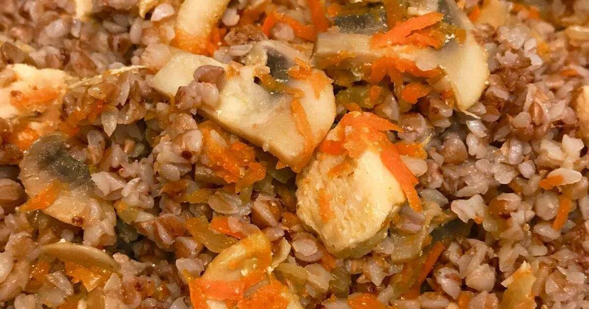 Гречка с курицей и грибами в духовке. Гречка с курицей и грибами в духовке. Гречка с курицей и помидорами в духовке. Гречка по купечески. \филе гречка с грибами.