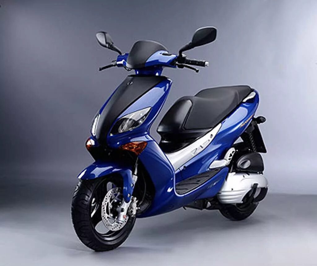 Скутер последняя. Yamaha 150 Макстер. Yamaha Maxter 125. Скутер Yamaha 150 кубов. Скутер Yamaha 125 кубов.