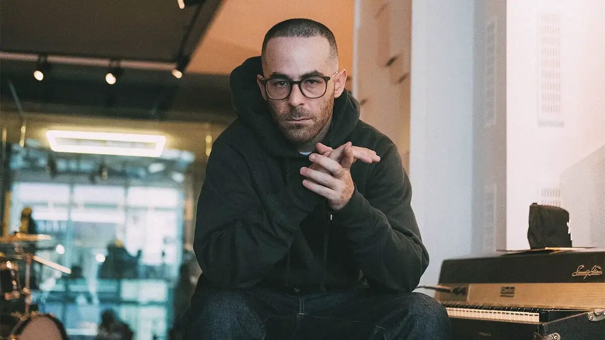 Дэнни цукерман битмейкер. The alchemist. The alchemist. The alchemist gabin. Алхимиков рэпер.