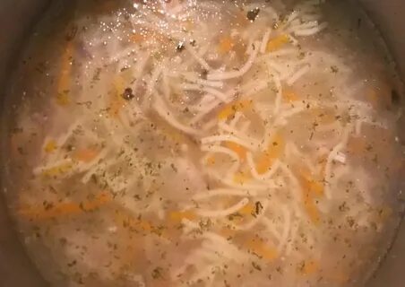 Куриный суп из голеней с вермишелью