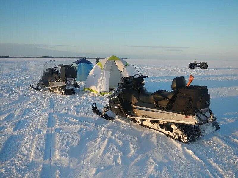 Www snowmobile ru. Стоянка снегоходов. Купить пластиковую ванну с палаткой для снегохода.