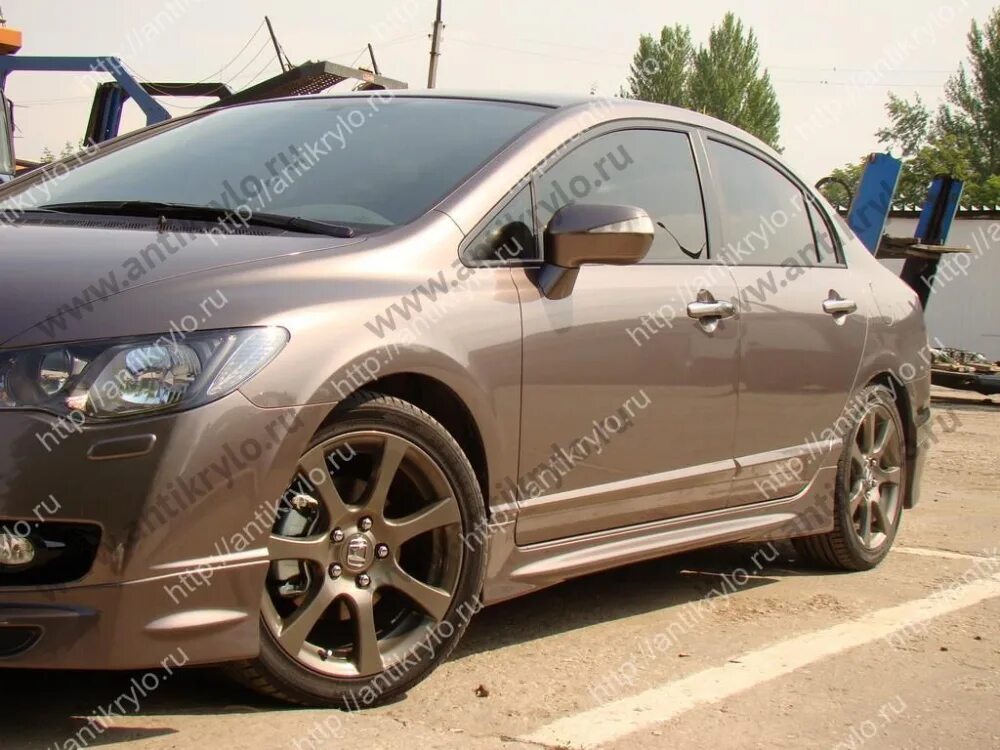 Пороги цивик 4д. Пороги Хонда Цивик 4д. Пороги для Honda Civic 4d. Honda Civic 4d пороги Mugen. Пороги Mugen Civic 8 5d.