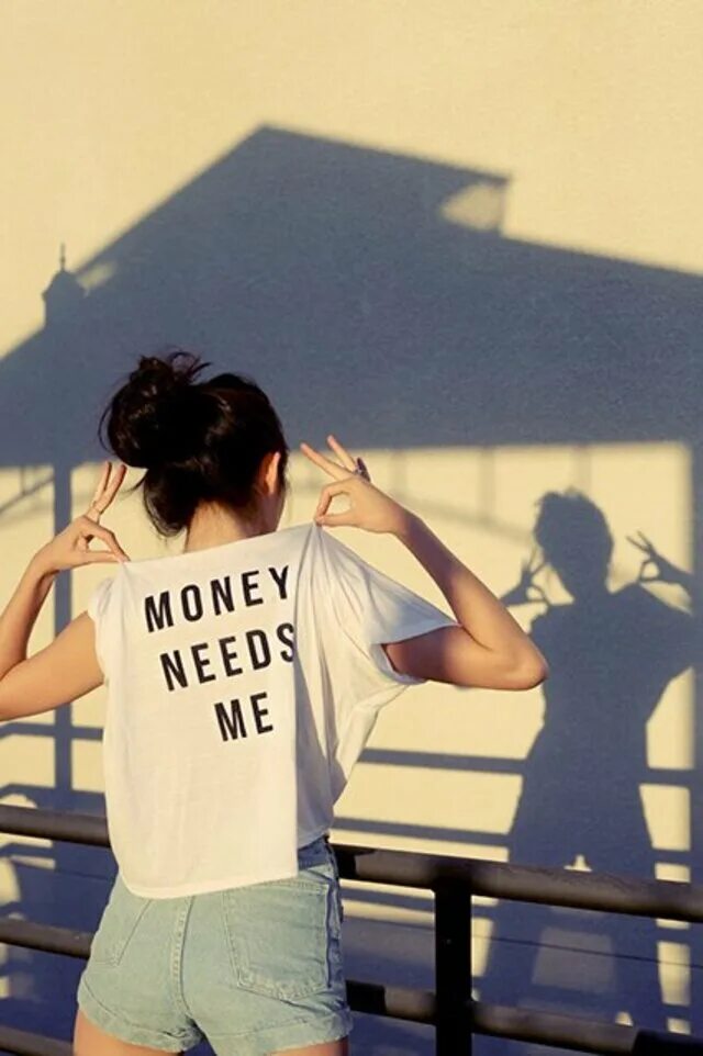 Money needs me перевод