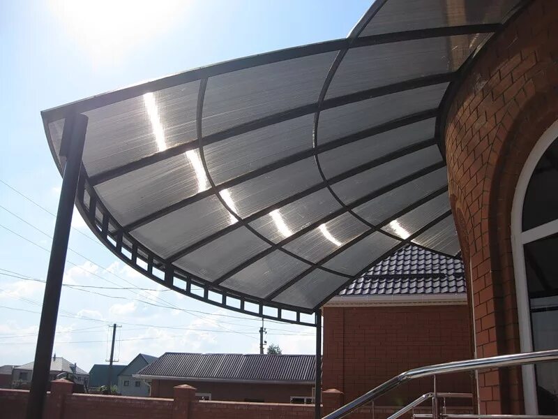 Металлический поликарбонат. Навес для машины. Стены навеса из поликарбоната. Металлический поликарбонат. 5 х 30.