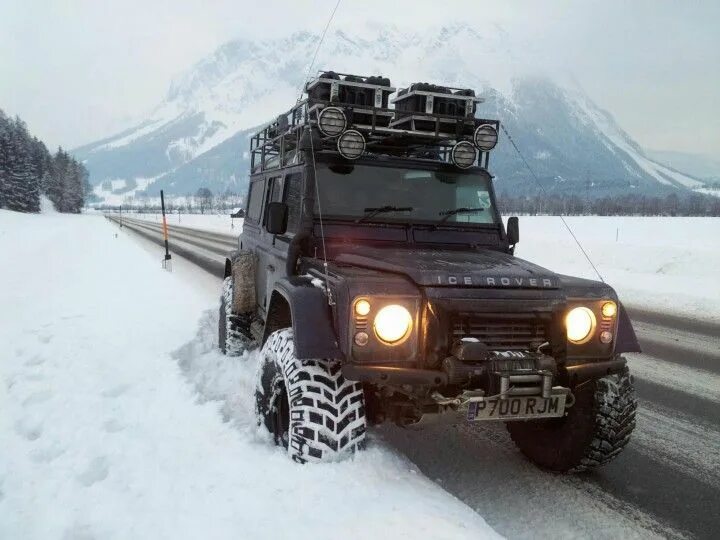 Ice defender. Defender 110 trx4. Land Rover 4x4. Land Rover Defender зима. Ленд Ровер Snow Offroad.