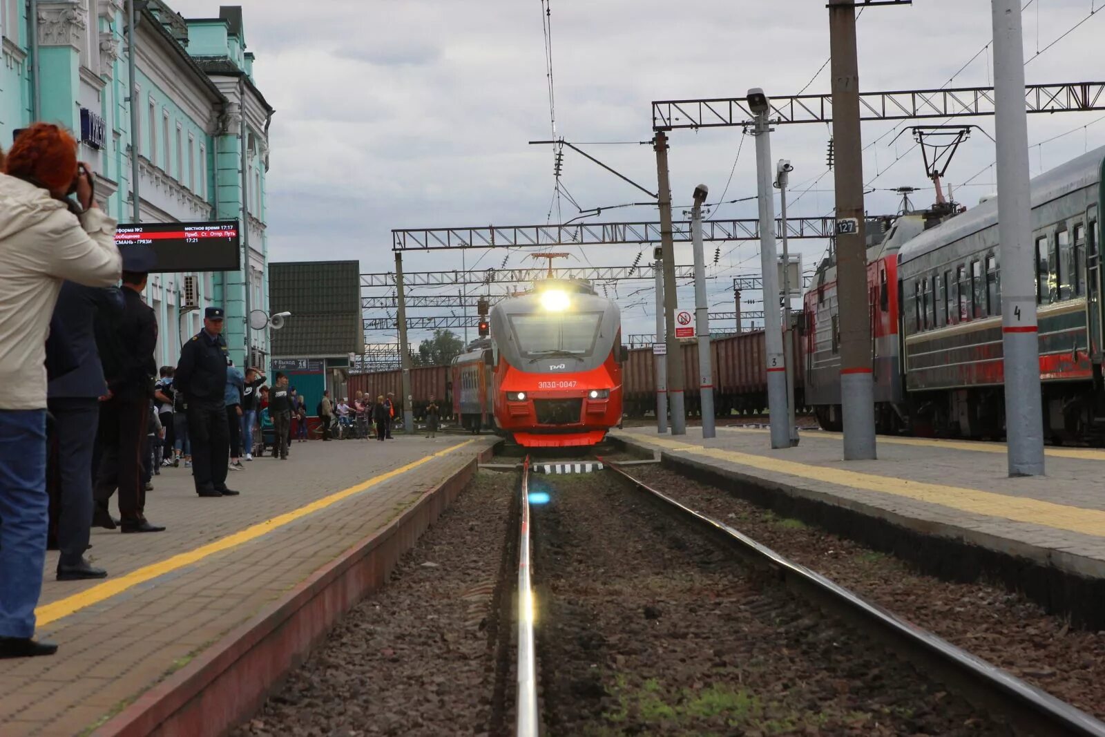 Куда приезд. Станция грязи воронежские. ЖД вокзал Липецк электричка Липецк Елец. Электричка 6479 Липецк грязи. ЖД вокзал грязи.