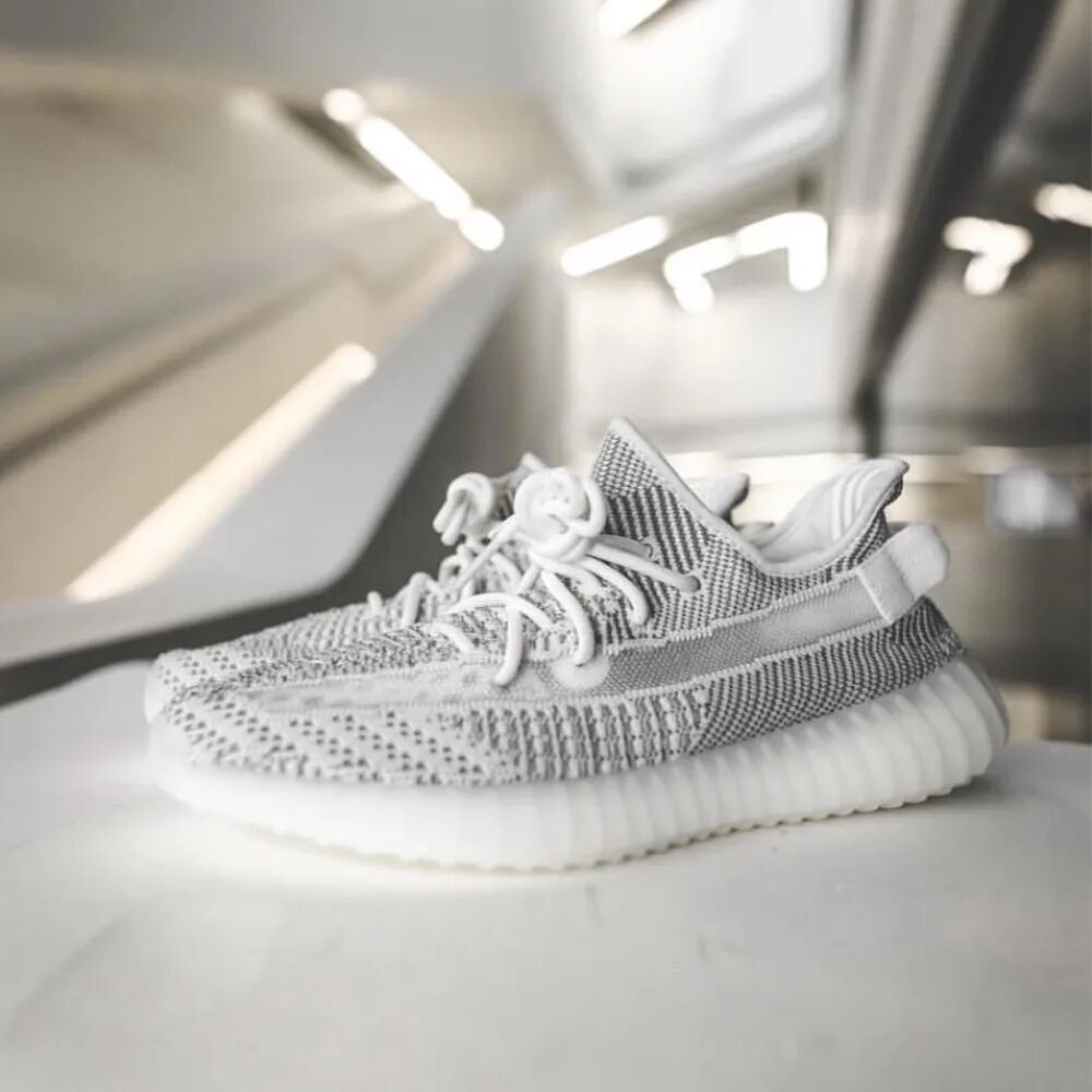 Adidas Yeezy Boost 350. Adidas Yeezy Sneakers. Adidas izi Boost. Адидас Yeezy 451. Изи буст би изи