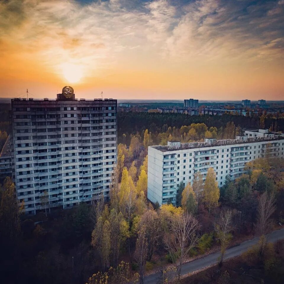 Chernobyl zone. Припять зона отчуждения. Чернобыль зона отчуждения Припять. Припять Чернобыль ЧАЭС зона отчуждения. Припять Чернобыльская зона.